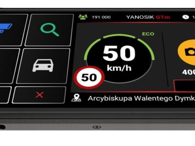 Yanosik GTm z dotykowym ekranem + abonament 1 rok out107